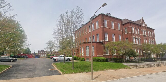 Building Photo - 3009 Pennsylvania Ave