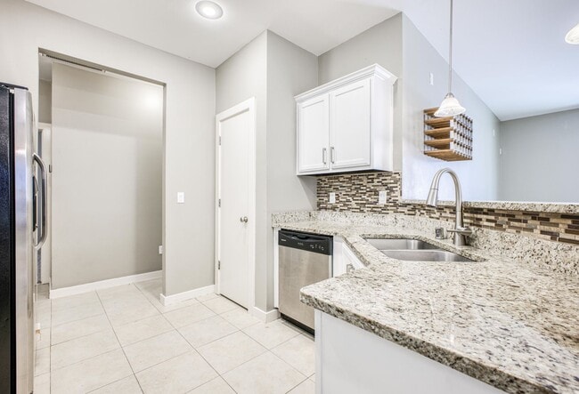 Building Photo - Eastside Beautiful 3 bed/2 baths for RENT