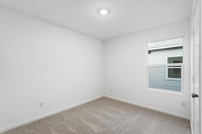 Building Photo - 731 Wagtail Dr