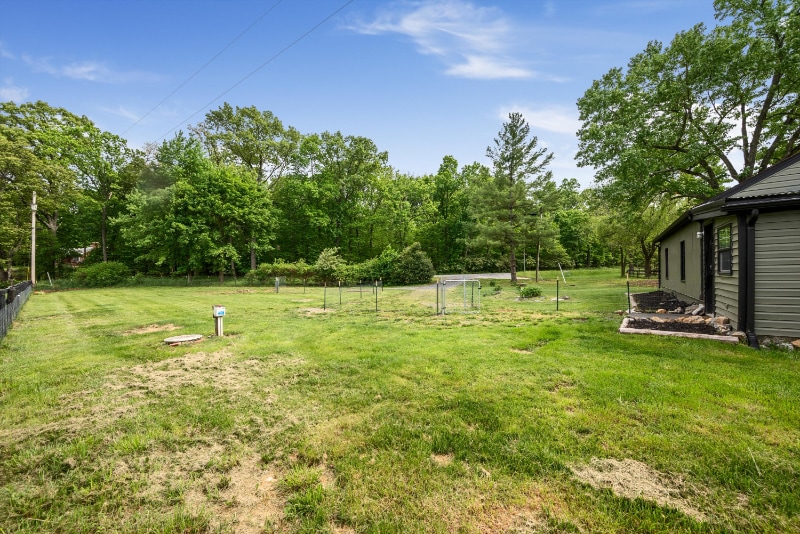 Building Photo - 6 Triple Oak Ln