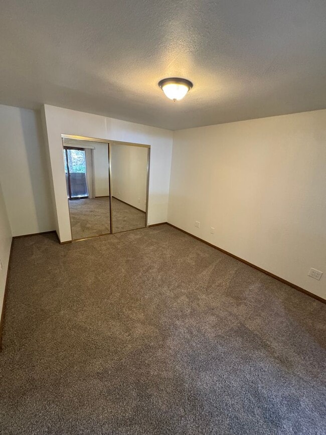 Building Photo - Charming 2BD/2BA Two-Level Condo in Walnut...