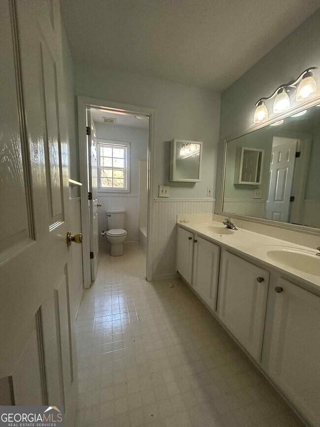 Building Photo - 128 Ashton Dr