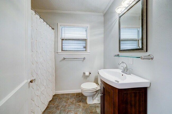 Building Photo - 1255 Kinley Ln