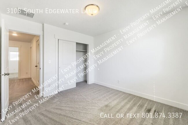 Building Photo - 3103 S Edgewater Ln