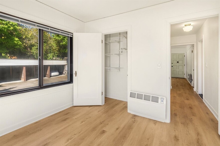 Building Photo - 909 4th Ave N