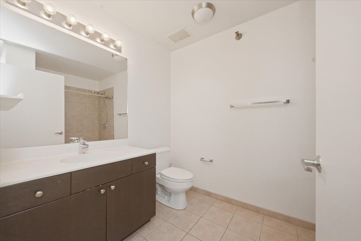 Building Photo - 235 W Van Buren St