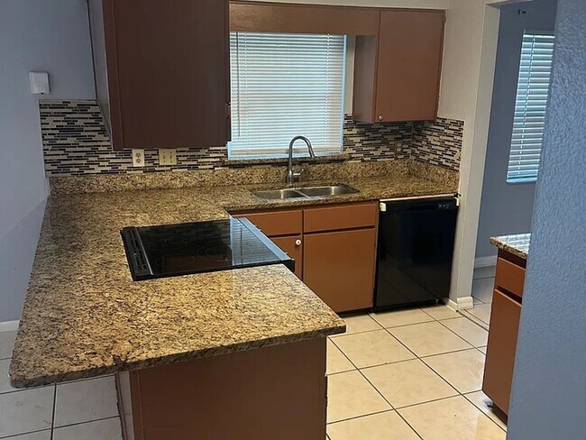 Building Photo - For Rent: Orlando, FL 3 Bed + Office | 2 B...