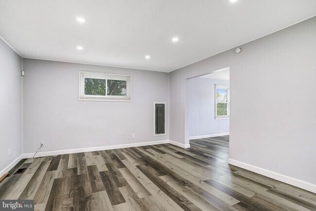 Building Photo - 6226 20th Ave