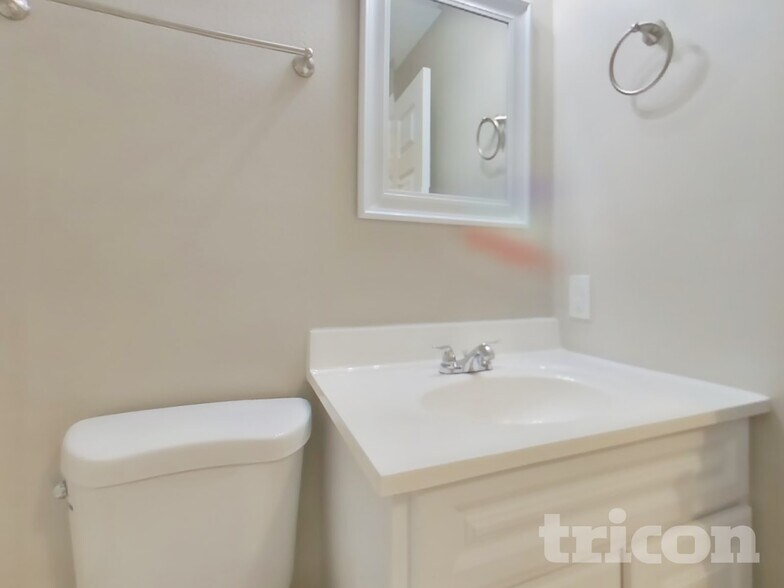 Building Photo - 505 22nd Terrace E