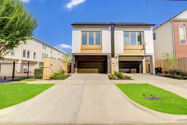 Primary Photo - 2307 Jackson St