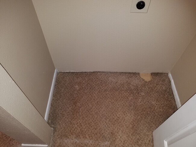 Building Photo - 1115 S Cherry St