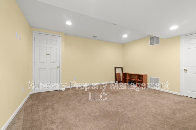 Building Photo - 2 Heather Ln