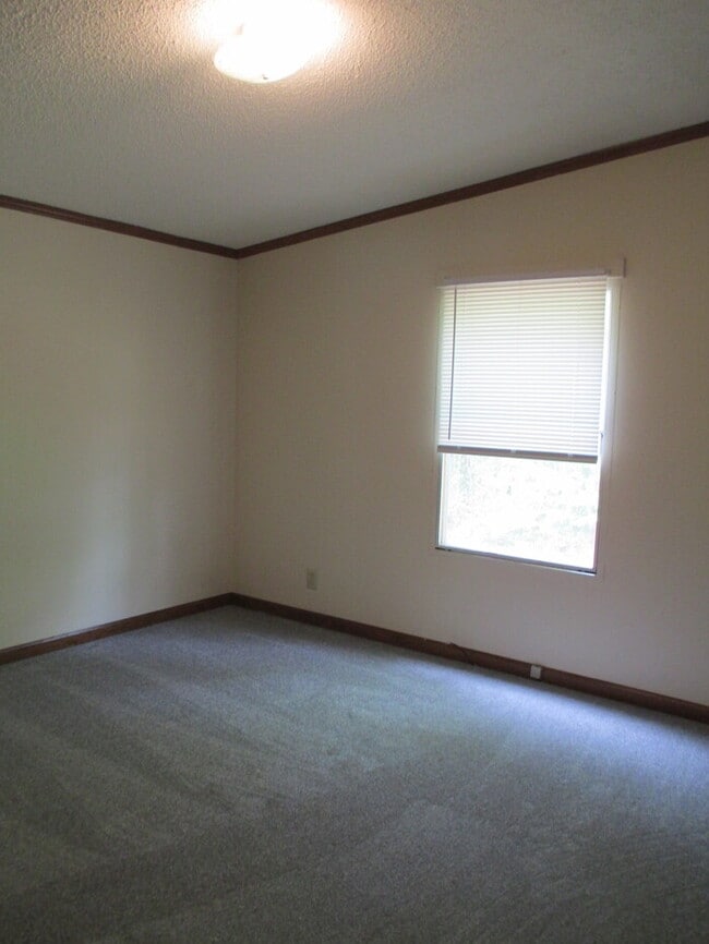 Building Photo - 102 Thomas Jefferson Dr