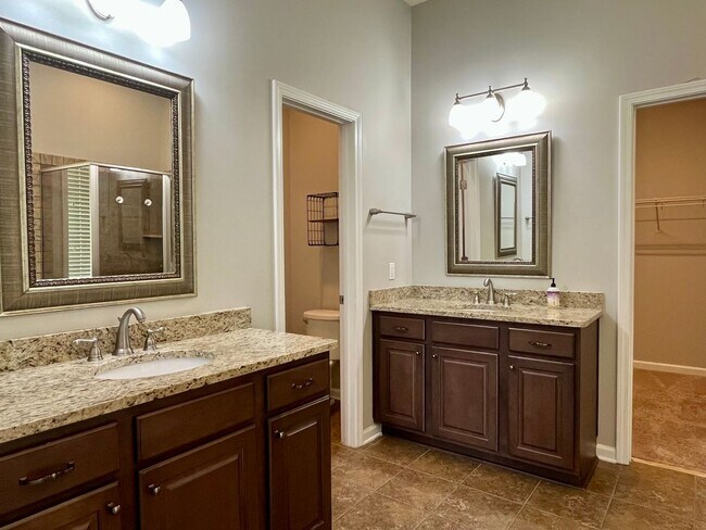 Building Photo - Deer Creek - 4BR/ 2 story/ 2500+SQFT