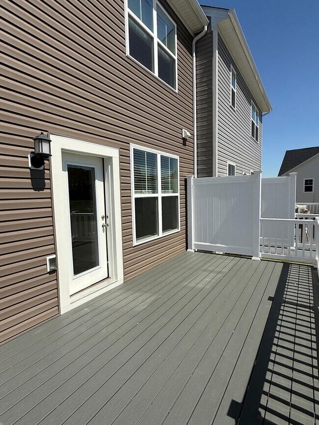 Building Photo - New Townhome Near Route 50 & Downtown Cambridge- RENT SPECIAL Free 2nd Months Rent