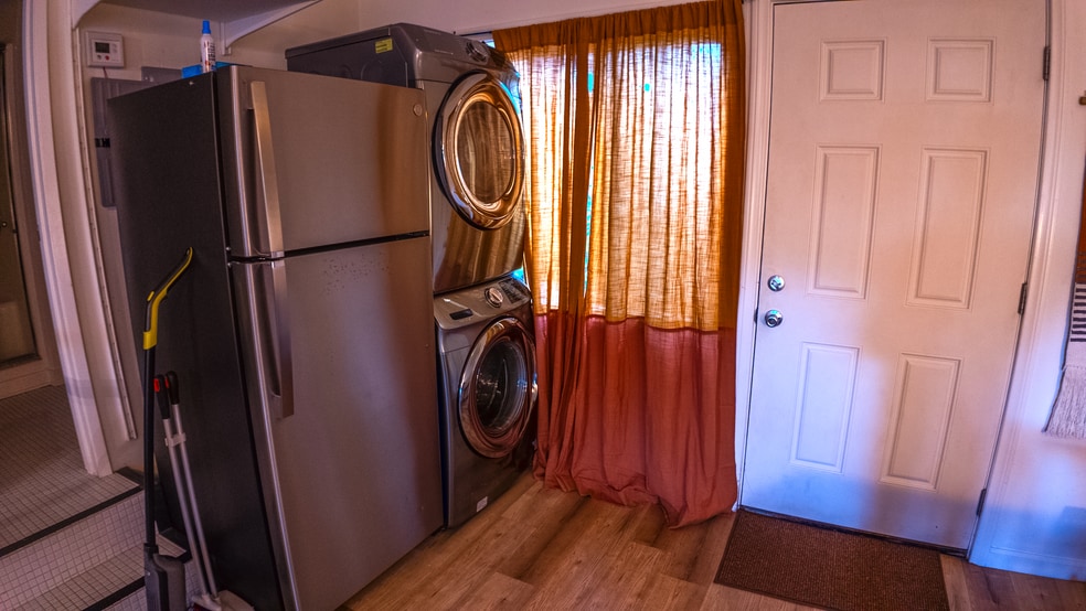 Building Photo - 1239 N Commonwealth Ave