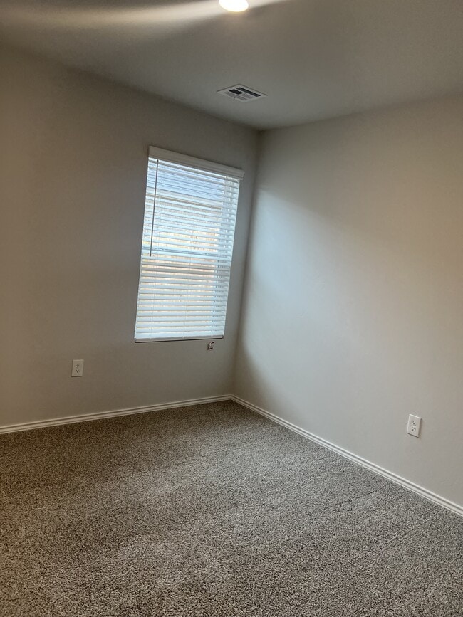 Building Photo - 607 NW 120th Terrace