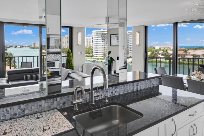 Building Photo - 899 Jeffery St