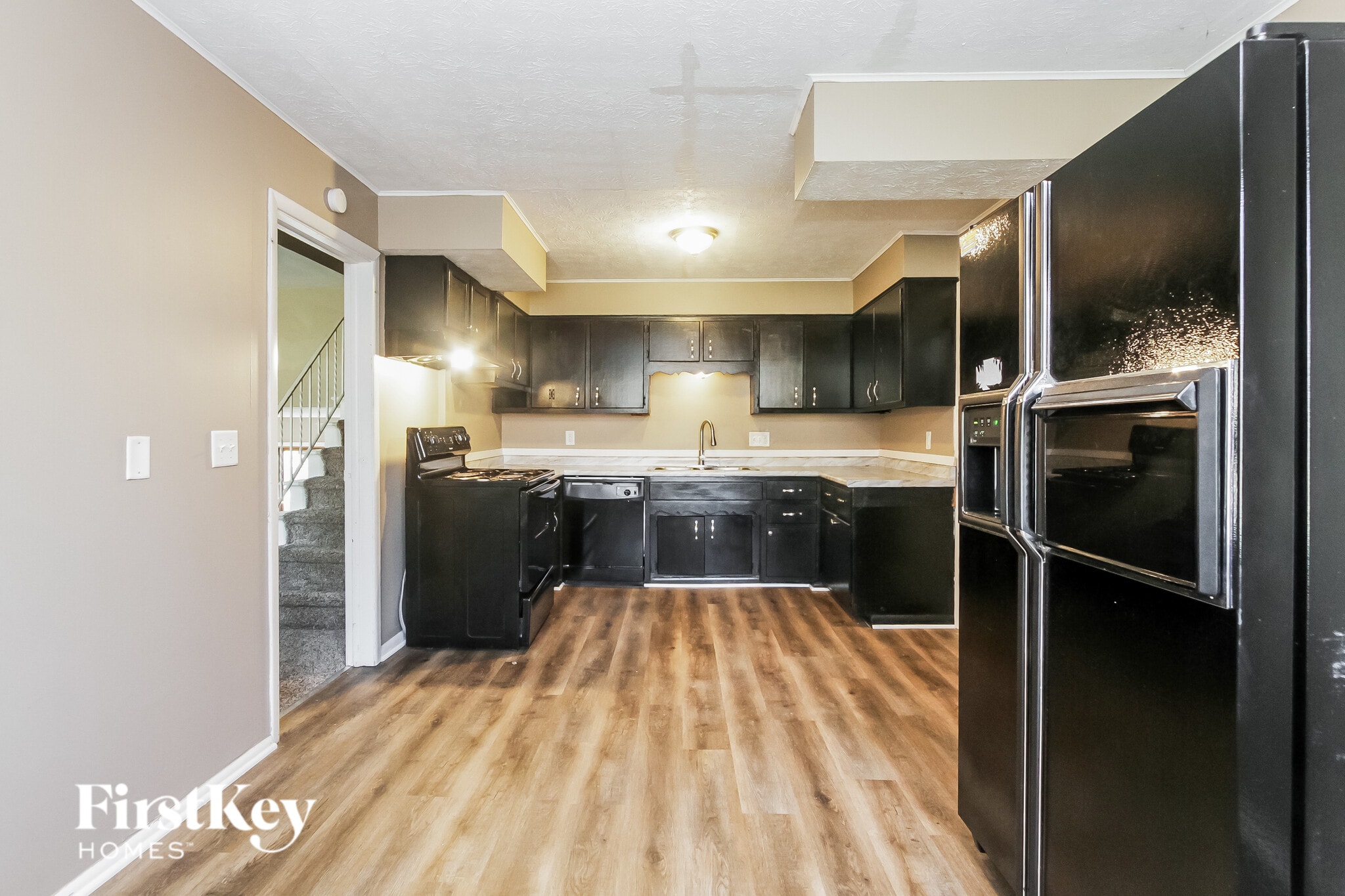 Building Photo - 3223 Vincz Dr