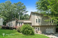 Building Photo - 6560 Valley Hill Dr