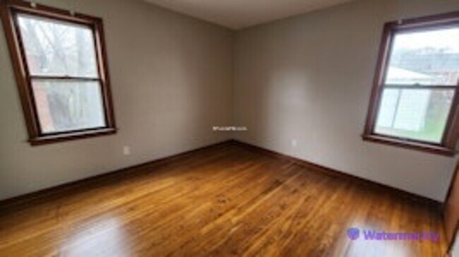 Building Photo - 5015 E 113th St