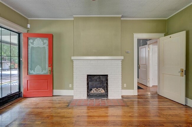 Building Photo - 1999 Peabody Ave