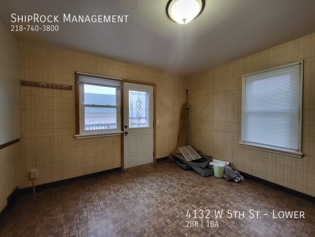 Building Photo - 4132 W 5th St