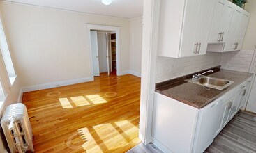 Building Photo - 233 Park Dr
