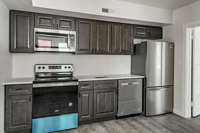 Building Photo - 324-326-326 Darby Rd