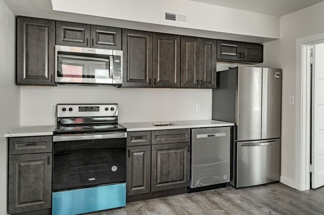 Building Photo - 324-326 Darby Rd-1R