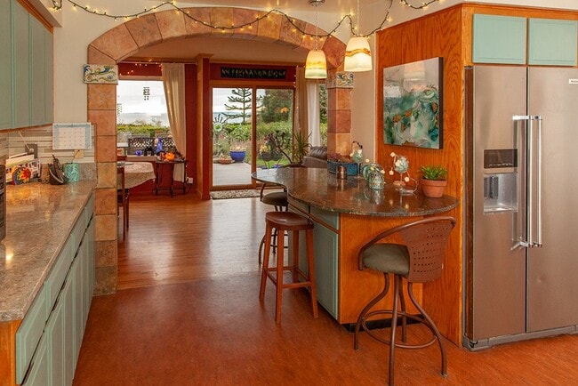 Building Photo - 3805 Marine Way