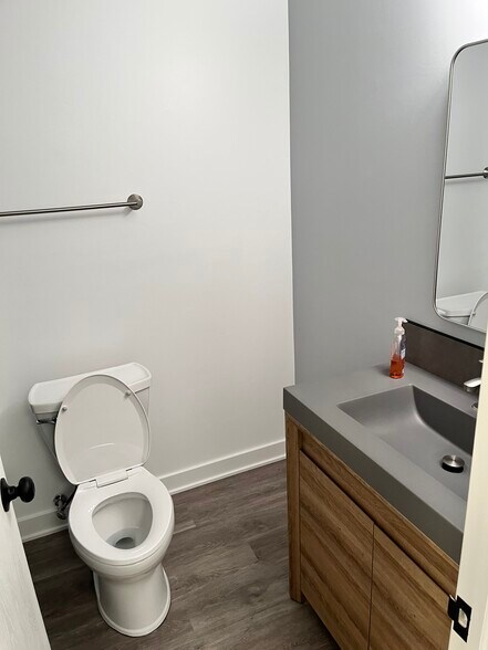 Building Photo - 1032 Auburn Ln