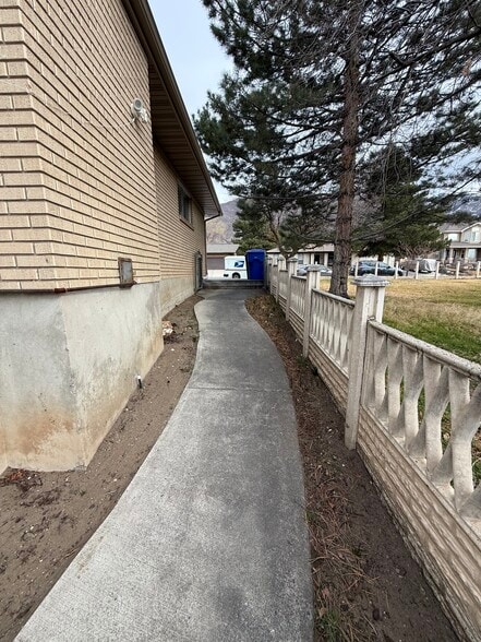 Building Photo - 7928 S DA VINCI DR