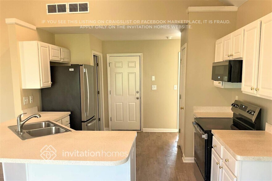 Building Photo - 2380 Thornberry Dr