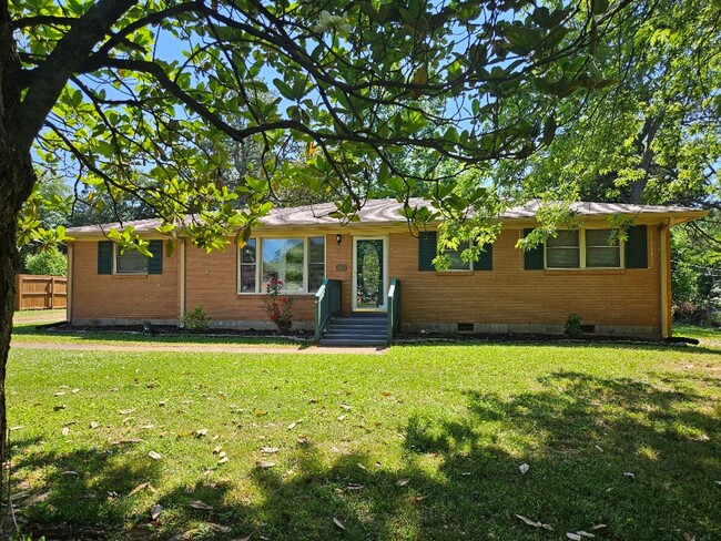Primary Photo - 504 Wren Rd