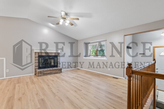 Building Photo - 2126 N Pine Grove St