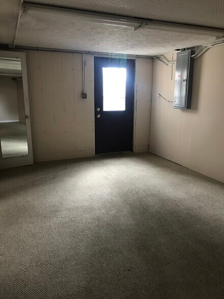 Lower Level Separate Entrance - 807 W Mission Ave