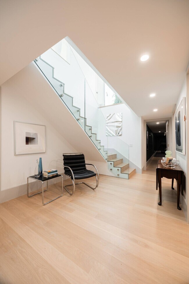 Building Photo - 492 Abrahams Path