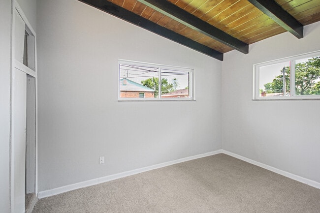 Building Photo - 7739 Peach Tree Ln