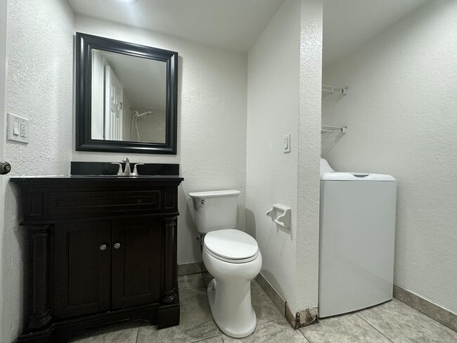 Building Photo - 354 Lake Arbor Dr