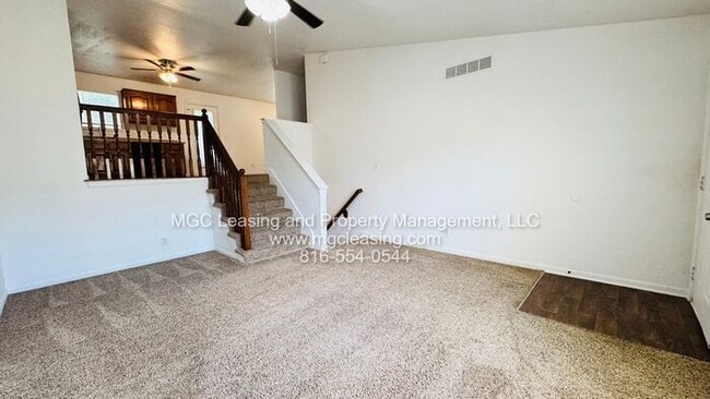 Building Photo - 3 bedroom Duplex with unique floor plan in...