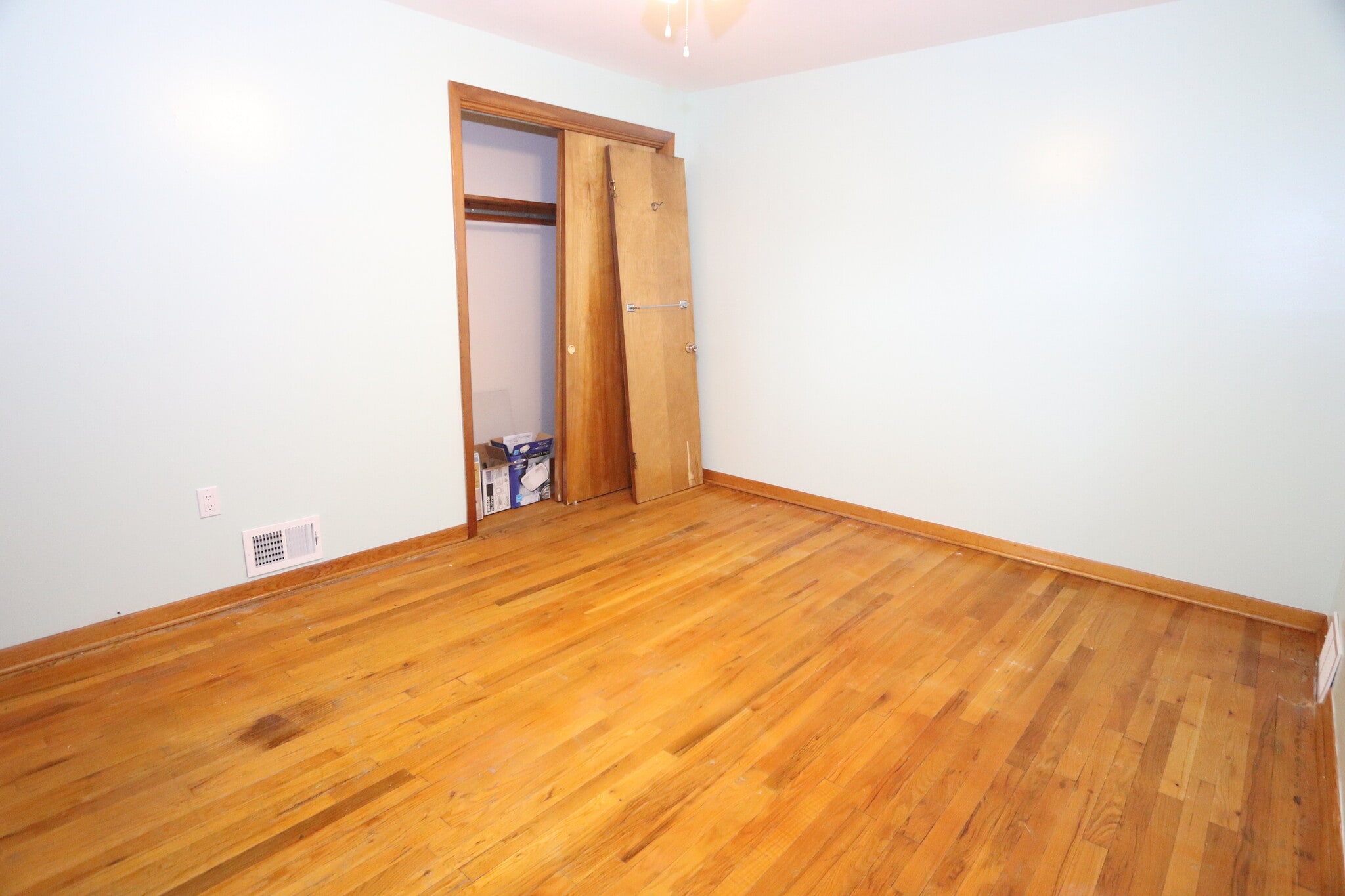 Bedroom 2 - 3246 Ladoga St