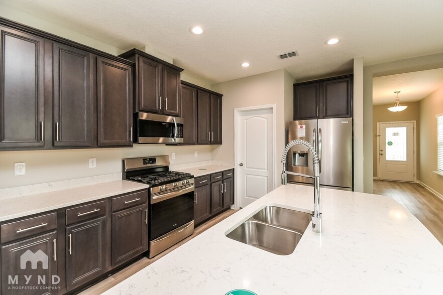 Building Photo - 3977 Heatherbrook Pl