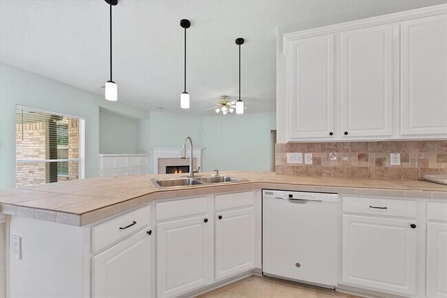 Building Photo - 27 N Merryweather Cir