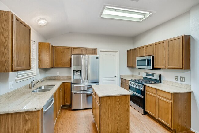 Building Photo - 1504 Julianas Way
