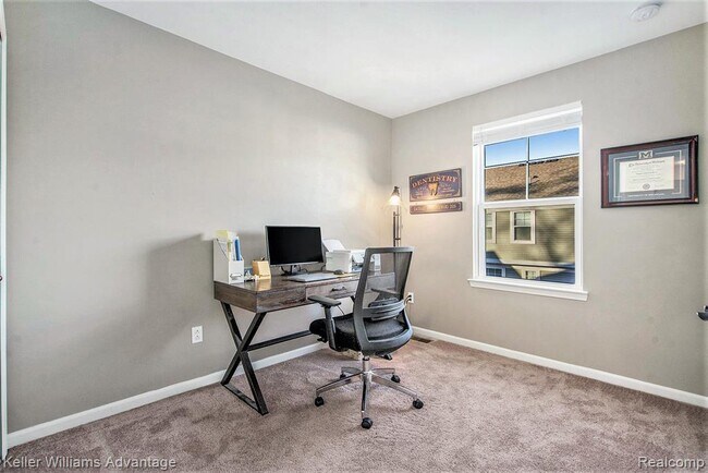 Building Photo - 594 Anne Ave