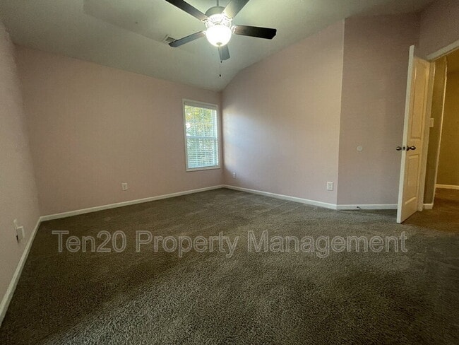 Building Photo - 236 Cedar Wy