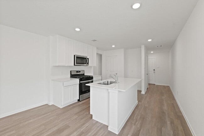 Building Photo - 925 Sutherland Fls St