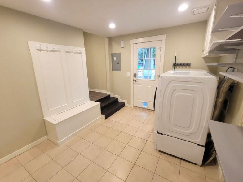 Building Photo - 2608 Neals Ln