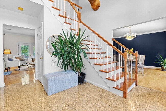 Building Photo - 16611 Highland Summit Dr